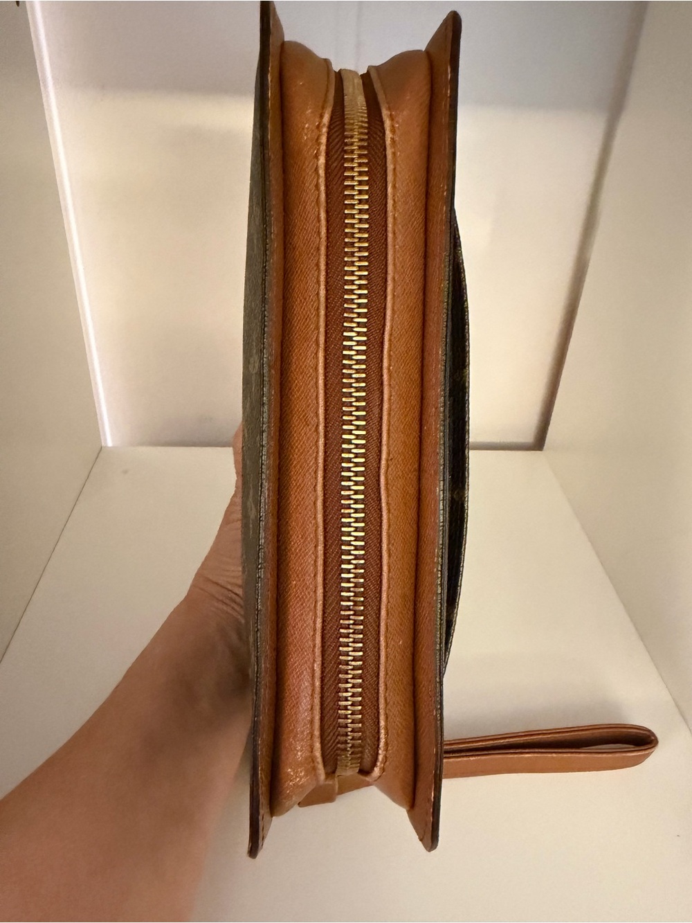 Louis Vuitton Monogram Pochette Accessoires Wristlet

Description: - Picture 6 of 11
